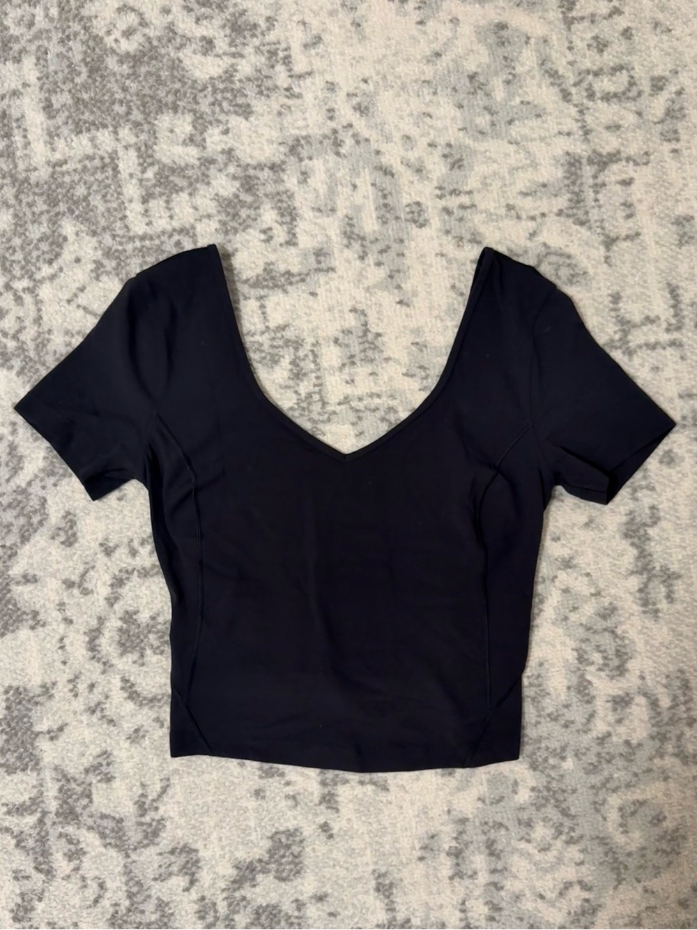 Lululemon Contoured V-Neck Yoga Short Sleeve Shirt Size 2